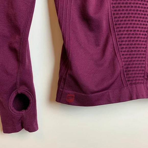 Fabletics Long Sleeve Perforated  Compression Top Active wear Athleisure - Picture 4 of 9